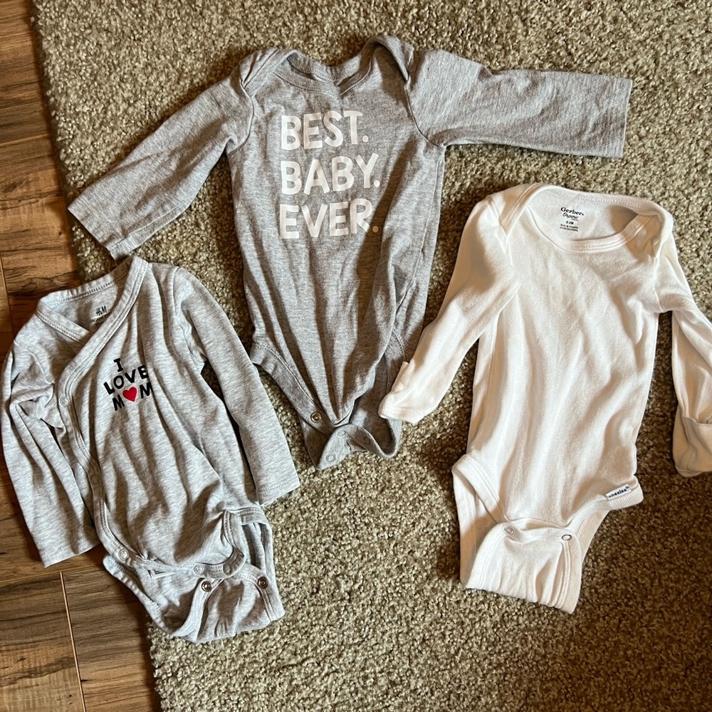 Bundle of 13 baby boy items 0-3 months